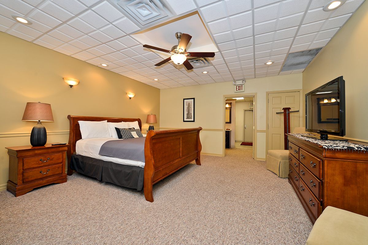 Williamsport Pennsylvania Hotel Lodging Genetti Hotel Guestroom Suites Accommodations